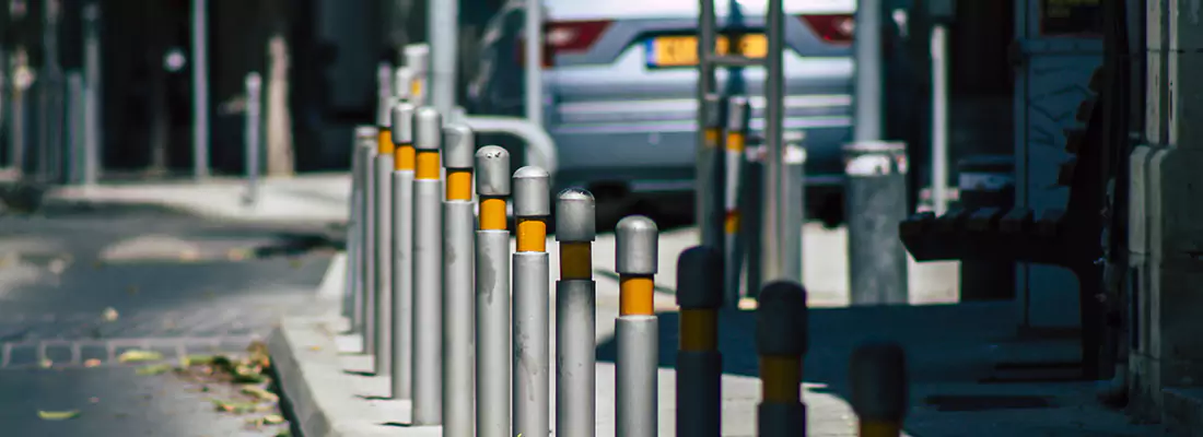 Safe and Convenient Retractable Barrier Column Systems for Properties in Dunedin, FL